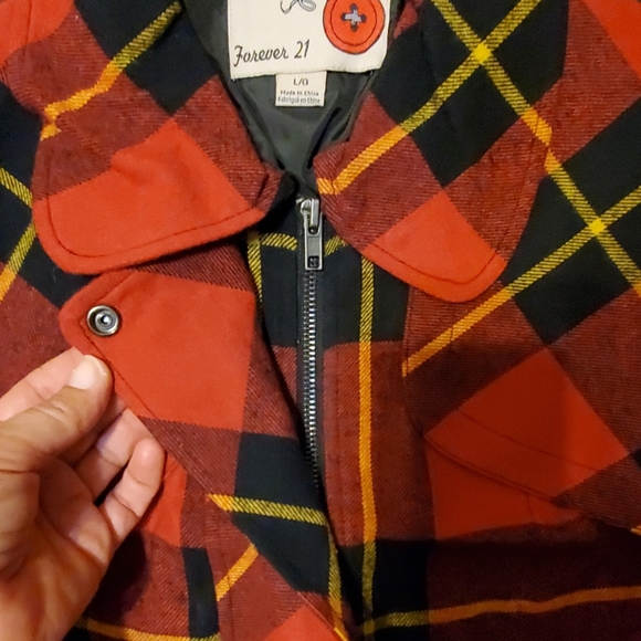 NWOT Plaid Crop Jacket - Picture 2 of 3